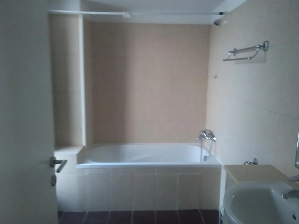 Room In Stylish Apartment Larnaca Homestay
